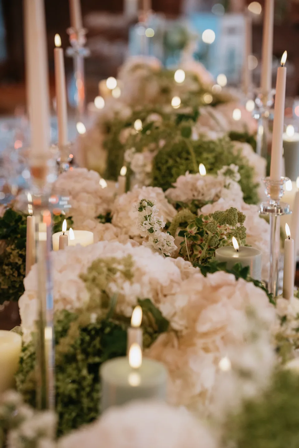 Floral decoration on the reception table